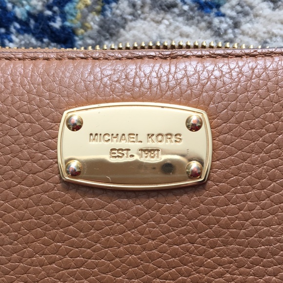 Michael Kors Zippered Wallet - Picture 4 of 5